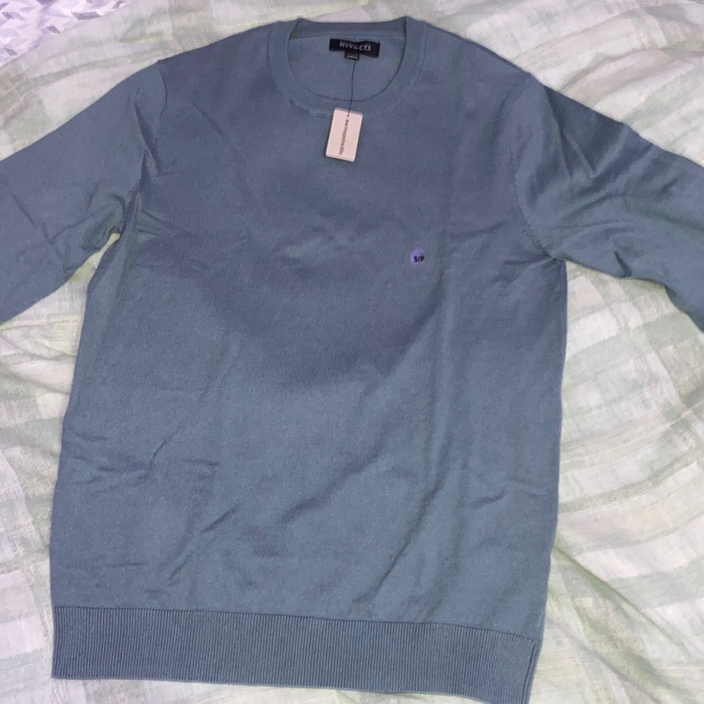 RW and co Blue sweater 🔵🔵